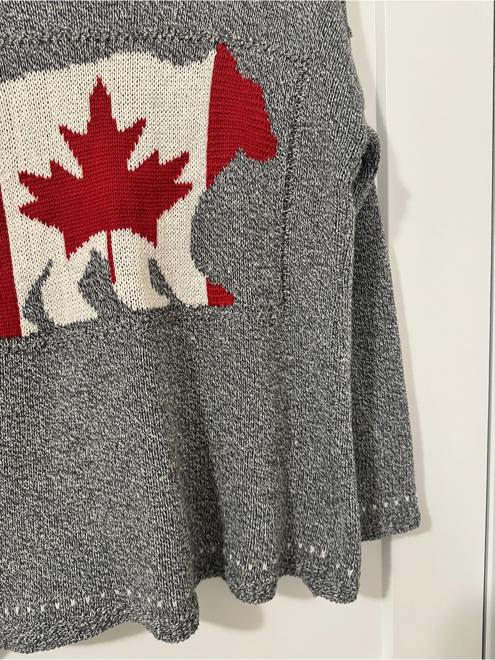 Cotton Country Grey Marled Knit Crewneck Sweater Canadian Flag Size Small Womens - Picture 7 of 14